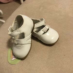 Baby girl white patent leather shoes
